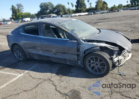 2022 Tesla Model 3 z USA, uszkodzony, nr VIN 5YJ3E1EA0NF187626